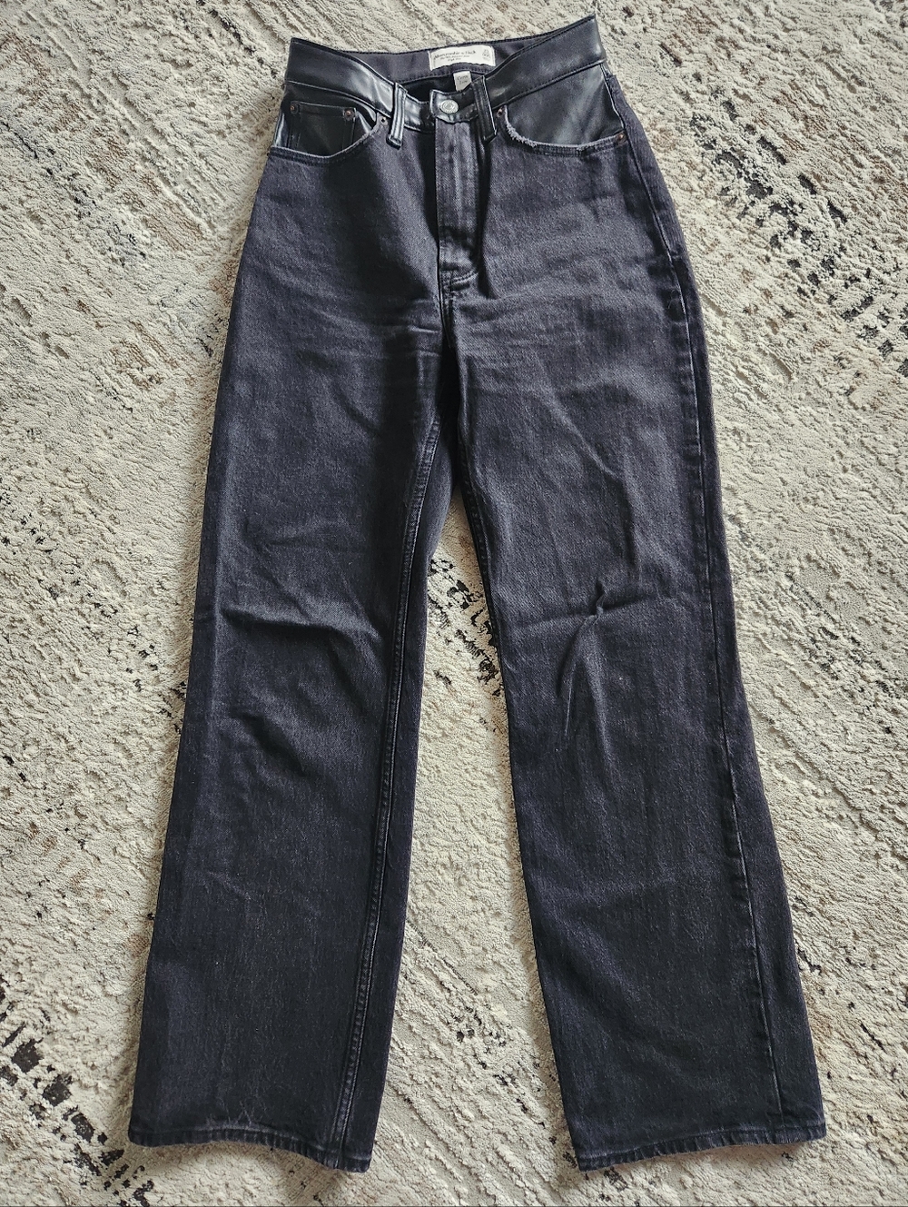 Abercrombie & Fitch The 90s High Rise Relaxed Jean - Picture 3 of 5